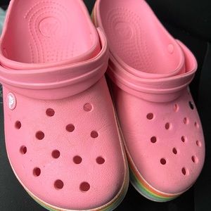 Kids pink crocs size 5